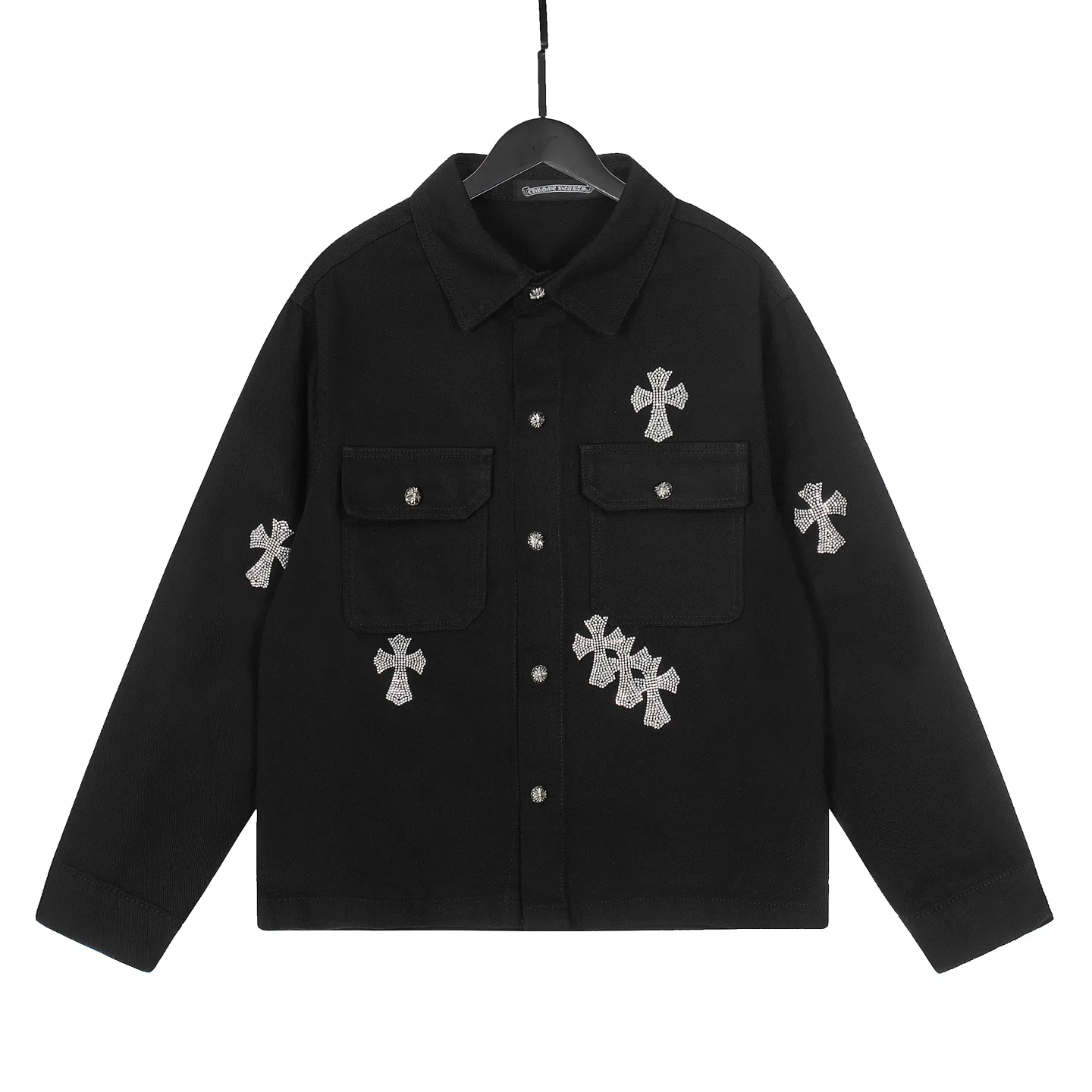 P260 💰 Chrome Hearts Chrome Hearts Cross-Patch Leather Embroidered Shirt Denim Jacket OS version can be worn by both men and women! The fabric is made of twill gauze cotton fabric! The texture is clear and smooth, not easy to wrinkle or fade! The embroidery process is complex and repetitive. There are more than 20 leather labels. It takes 6 repeated embroidery steps to complete the back body. The requirements for the embroidery machine are very strict, and the distance is 45 cm! It won’t work if the spacing is too big, and it won’t work if it’s too small! We make clothes with care, and every detail must be restored one to one! The hardware is all carved and cast, and they are all genuine from the original factory! This piece of clothing consumes a lot of material, with more than 3 meters of material used for one piece of clothing! After the garment is made, it needs to be fixed at high temperature, washed at a water temperature of more than 70 degrees, and softened by adding softener to make the upper body softer and smoother! There is a flap on the sleeve that can be stored into short sleeves! Adapt it to that understanding Color: Black Size: S-M-L-XL